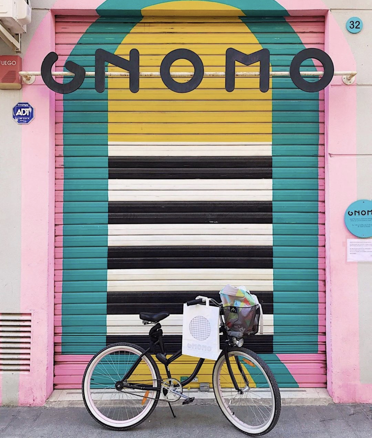 Bolsa de papel blanca con asa troquel para comercios