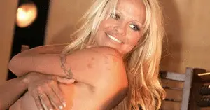 Pamela Anderson desnuda