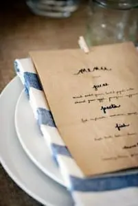 bolsas de papel como menus de restaurantes