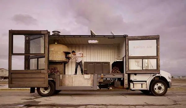 food-truck-con-hornos-para-preparar-comida