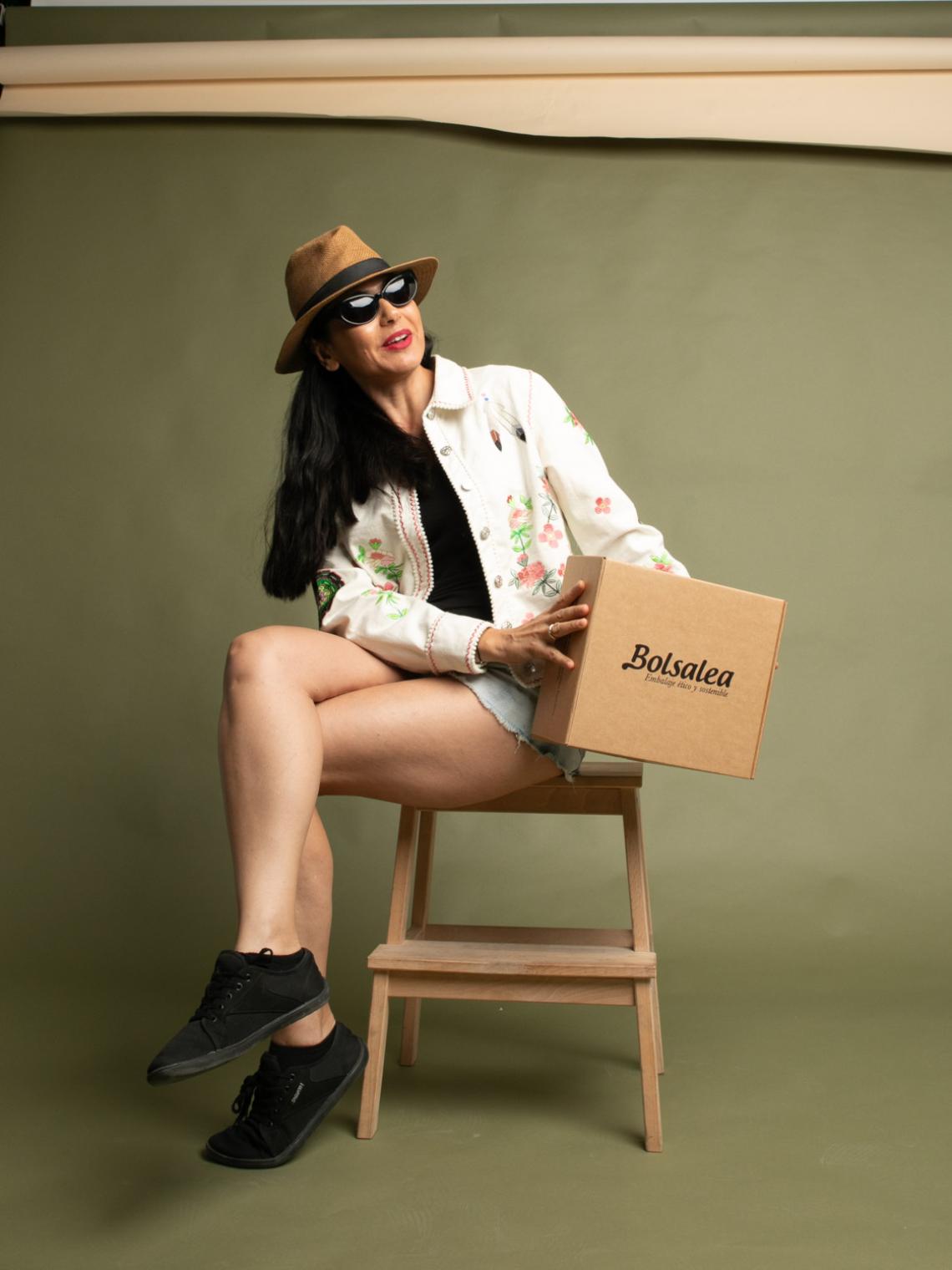 Cajas de cartón reciclado con separador para ecommerce 29x25x12 | Fabricadas por personas con discapacidad intelectual