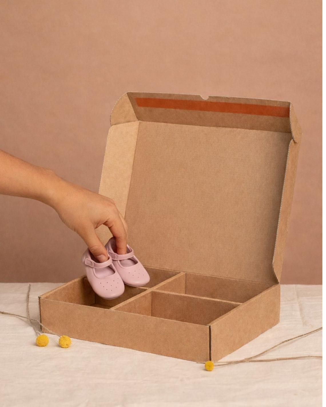 Cajas de cartón reciclado con separadores para ecommerce 31x24x6 | Fabricadas por personas con discapacidad intelectual