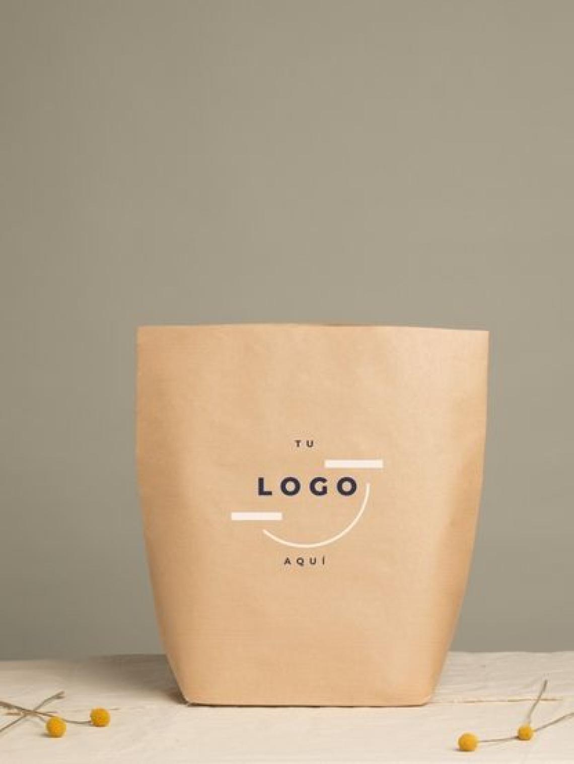 Bolsa de papel kraft hexagonal XXL reciclable y personalizable, ideal para packaging sostenible de grandes productos