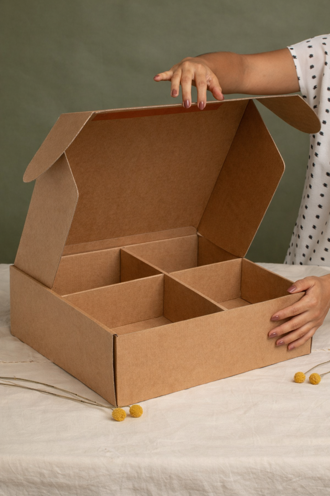 Cajas de cartón reciclado con separadores para ecommerce 41x34x15 | Fabricadas por personas con discapacidad intelectual