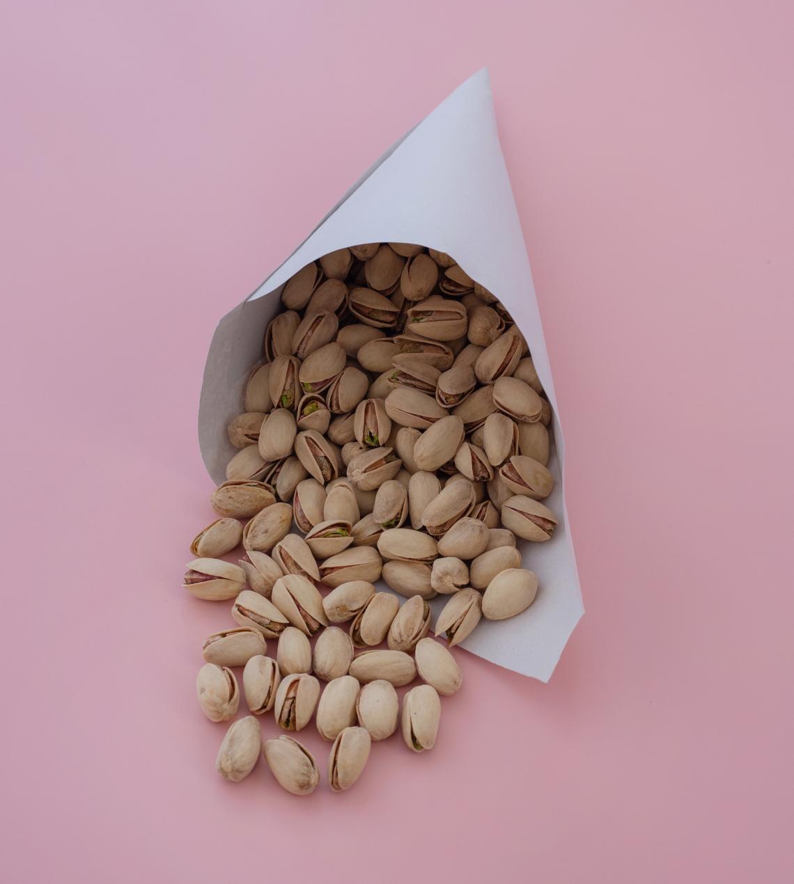 Venta de conos de papel semiblanco 29x29