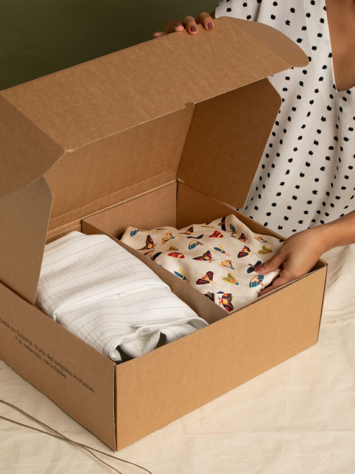 Cajas de cartón reciclado con separador para ecommerce 41x34x15 | Fabricadas por personas con discapacidad intelectual