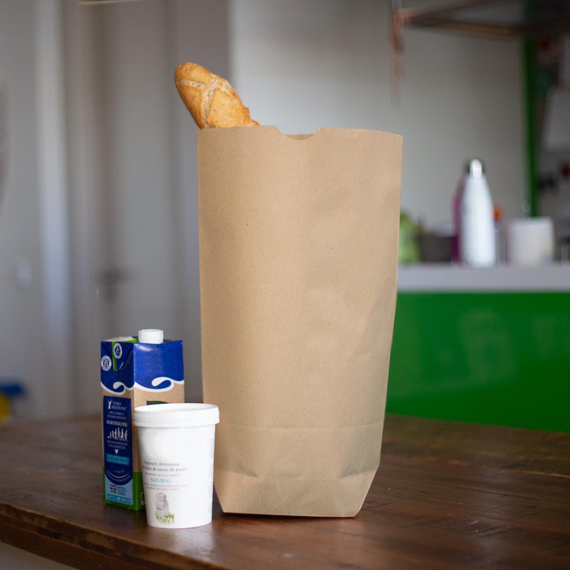 Bolsas sin asas con productos dentro