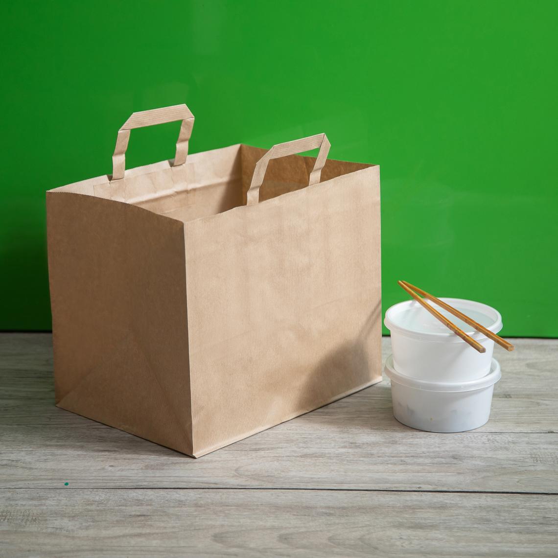 Bolsas take away baratas con tuppers al lado