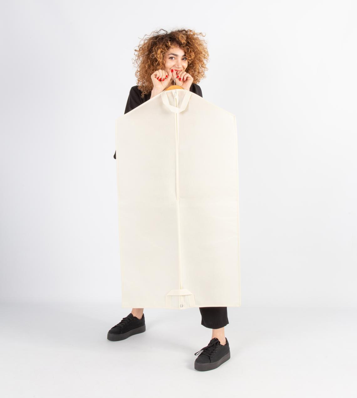 Fundas para trajes  de color hueso