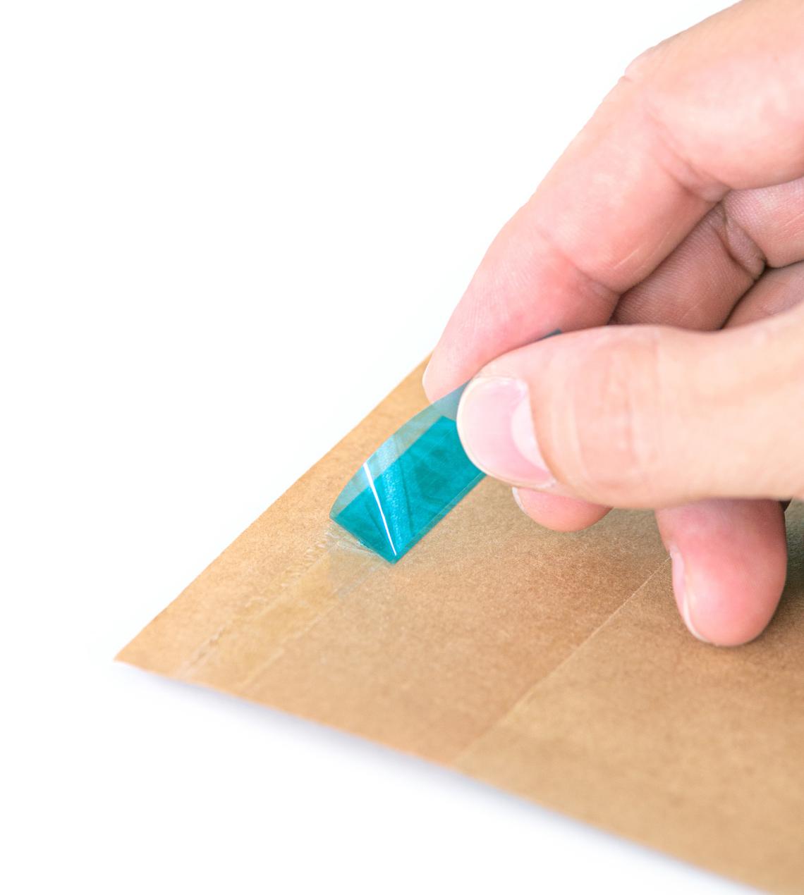 Sobre con 2 adhesivos 55x53 Sobre con 2 adhesivos 55x53