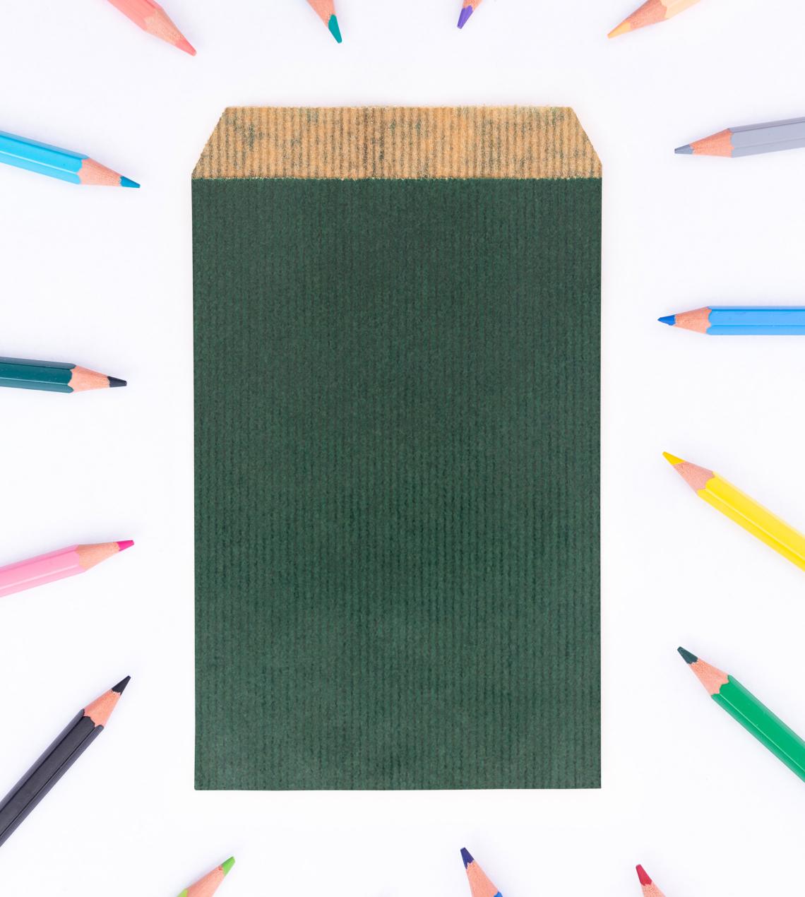 Sobre de papel kraft verde 10x18