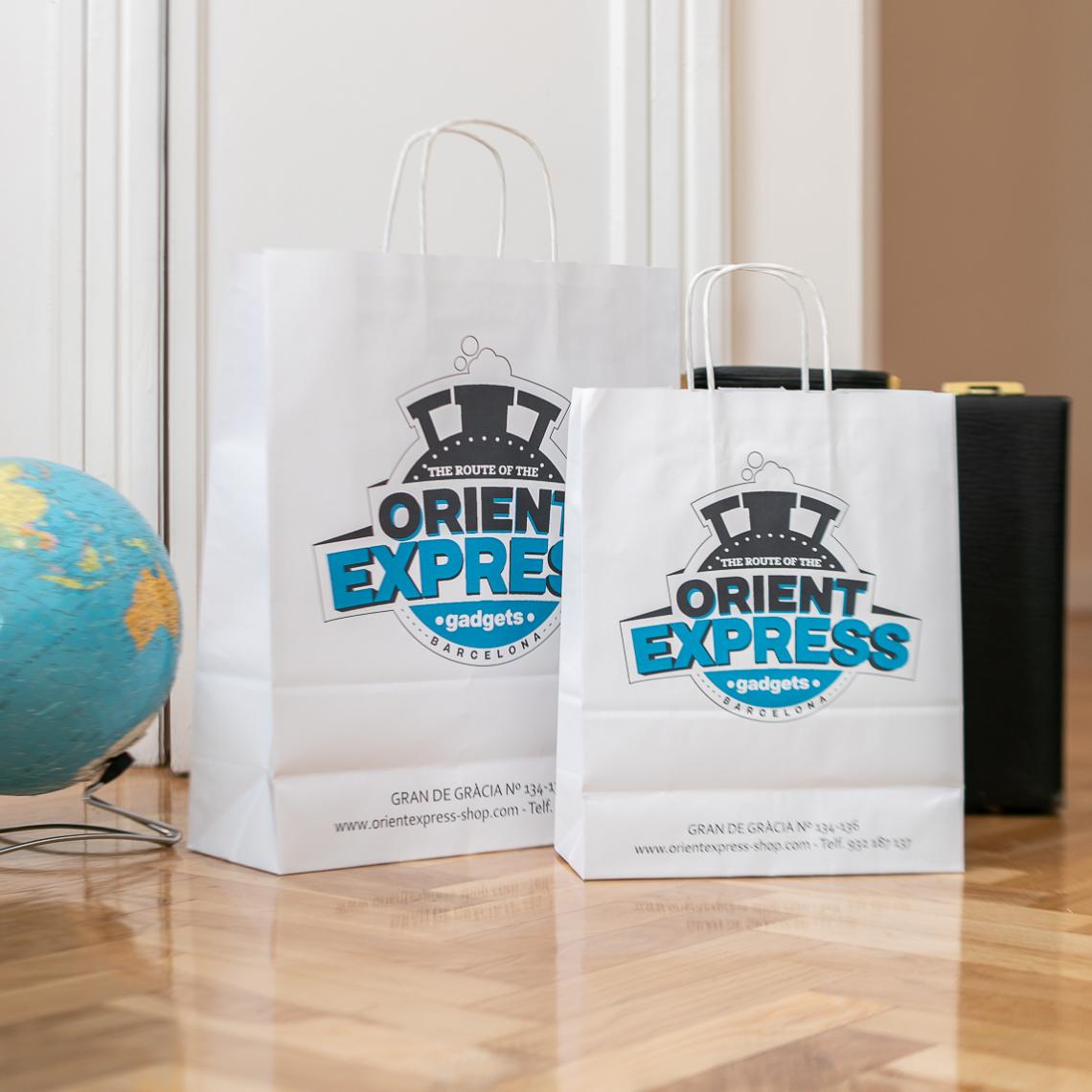 Bolsas de papel medianas blancas con logo