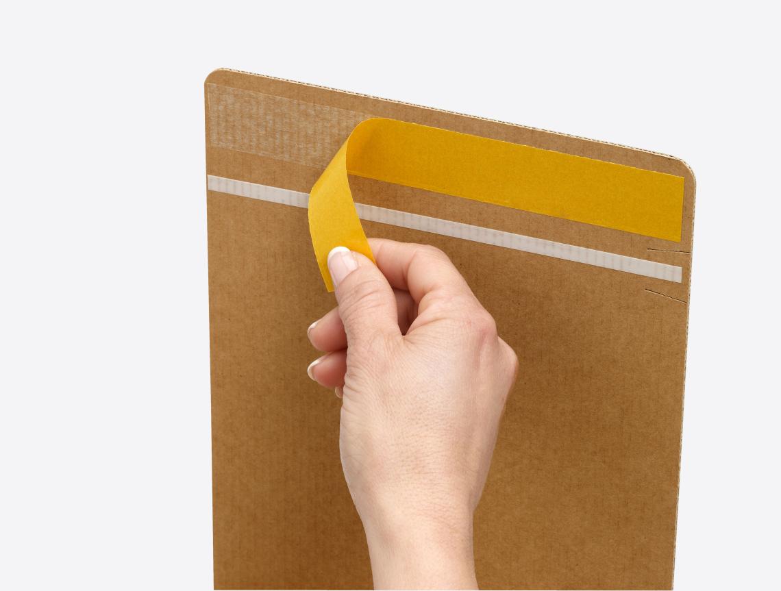 Cajas de cartón con una tira adhesiva