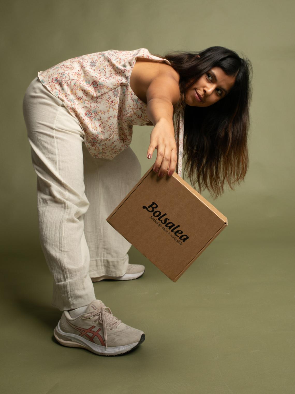 Cajas de cartón reciclado con separadores para ecommerce 37x30x8 | Fabricadas por personas con discapacidad intelectual