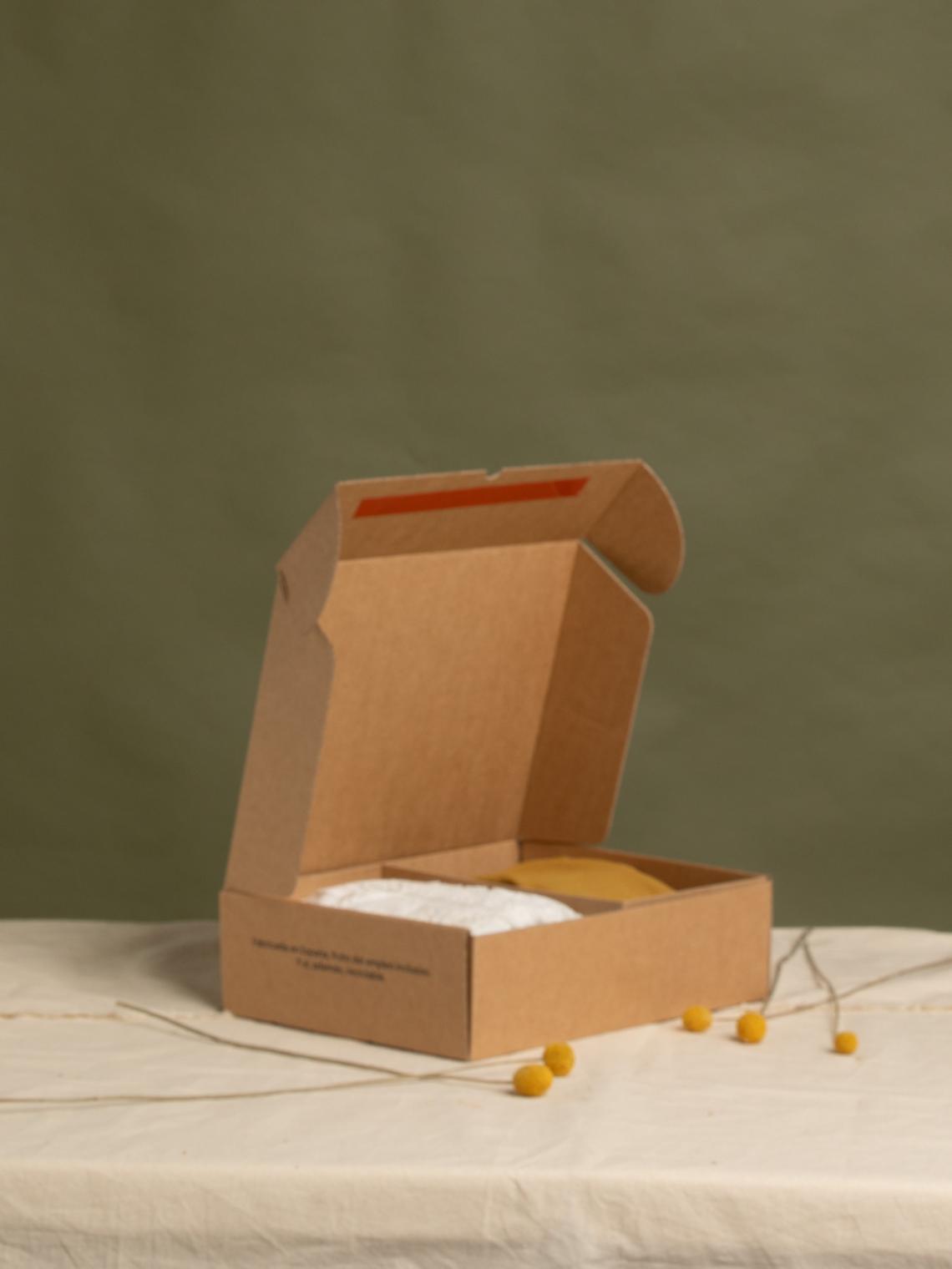 Cajas de cartón reciclado con separador para ecommerce 28x22x8 | Fabricadas por personas con discapacidad intelectual