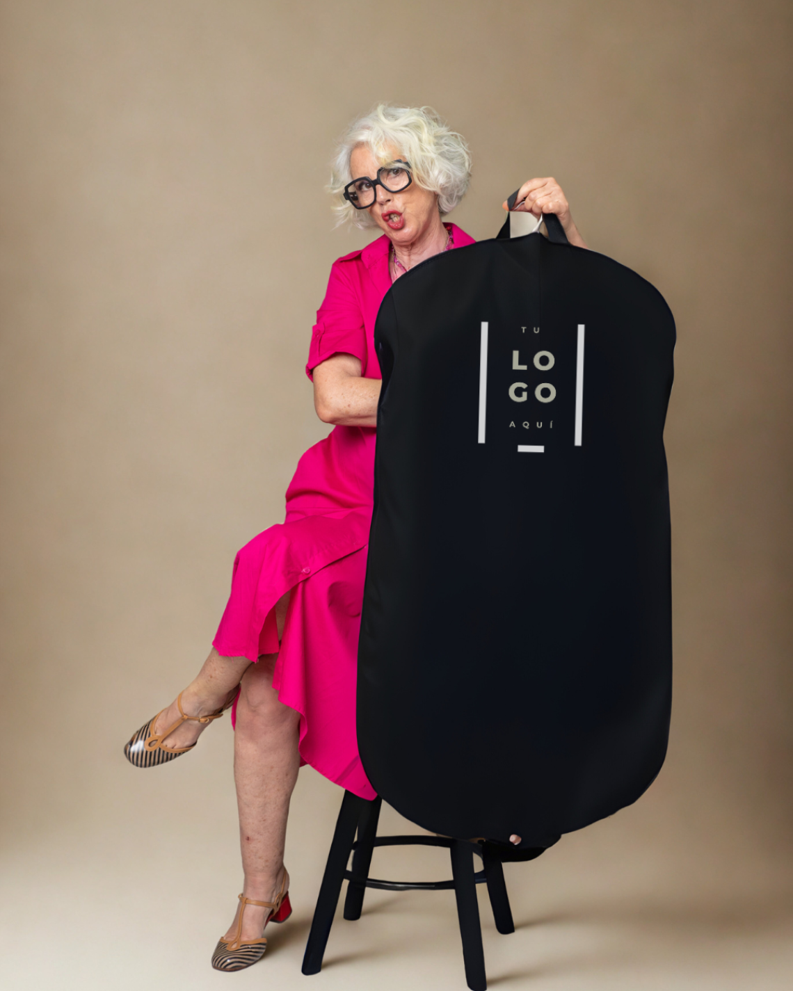 Guardatraje redoneado para chaquetas