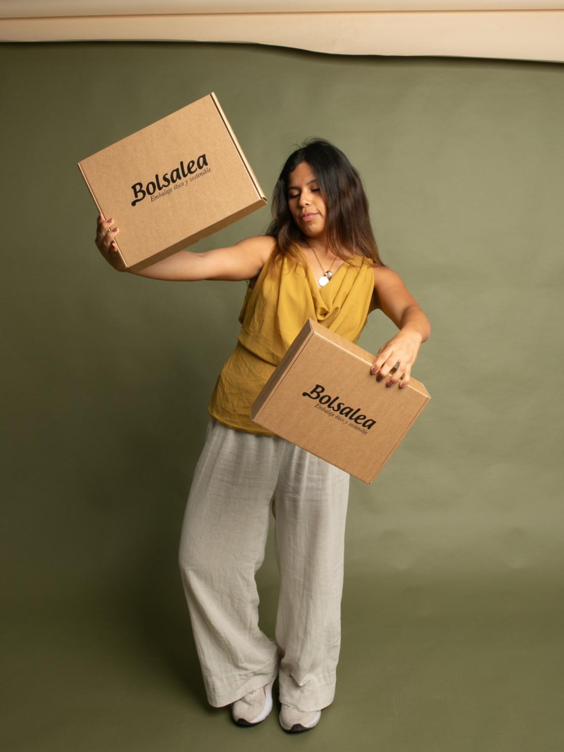 Cajas de cartón reciclado con separador para ecommerce 28x22x8 | Fabricadas por personas con discapacidad intelectual