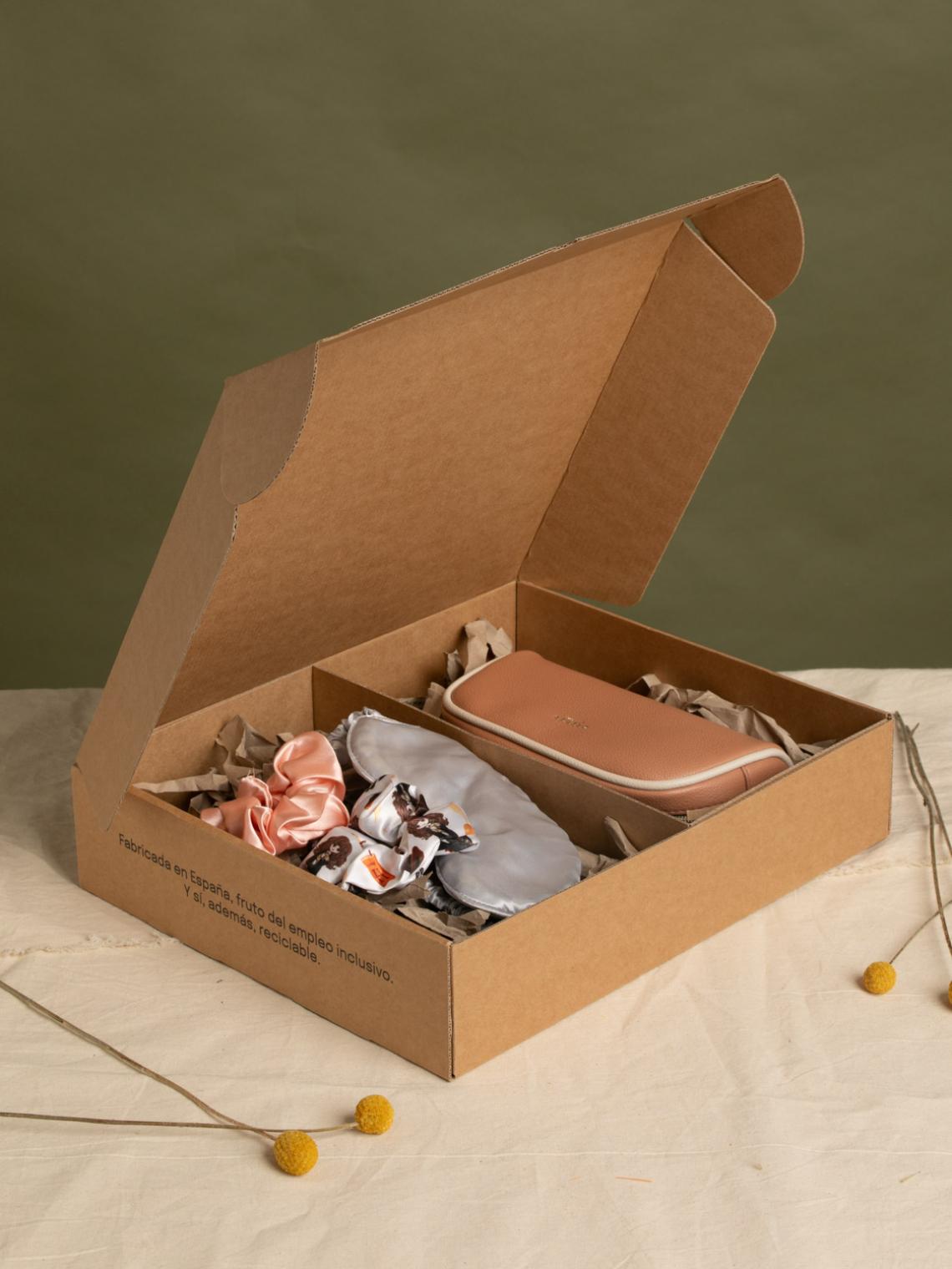 Cajas de cartón reciclado con separador para ecommerce 37x30x8 | Fabricadas por personas con discapacidad intelectual