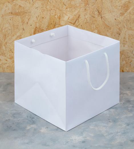 LOTE de bolsas de papel kraft y blanco 28x26x28. Fabricadas por personas con discapacidad intelectual
