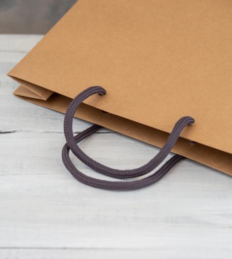 Bolsas de papel con asas de cordones hechas a mano hechas en España Bolsas de papel hechas a mano por personas con discapacidad intelectual