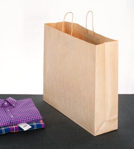 bolsas de papel grandes baratas para tiendas Bolsas de papel kraft grandes junto a unas camisas