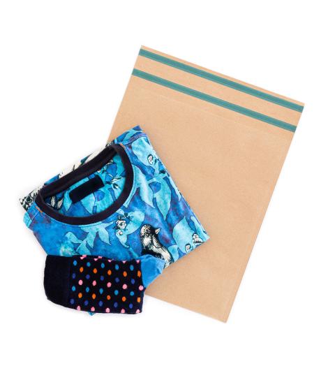 Sobres de papel para envíos y devoluciones Sobres de papel con unas camisetas