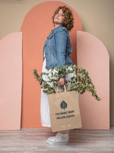 Bolsas hechas de hojas de árboles caídas sostenibles Bolsas de papel hechas de hojas de árboles