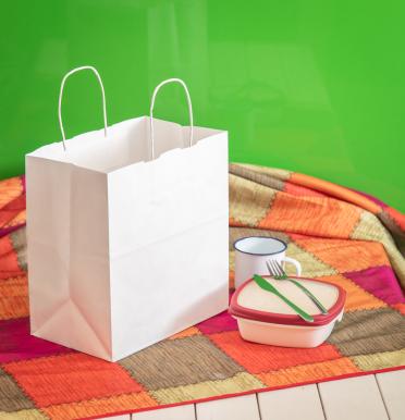 Bolsas de papel reciclado take away 28x27x16 Bolsas de papel reciclado take away 28x27x16