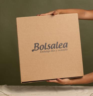 Cajas de cartón reciclado para ecommerce plana 41x42x5 | Fabricadas por personas con discapacidad intelectual