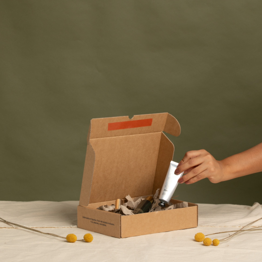 Cajas ecommerce de cartón reciclado 22x16x5 | Fabricadas por personas con discapacidad intelectual