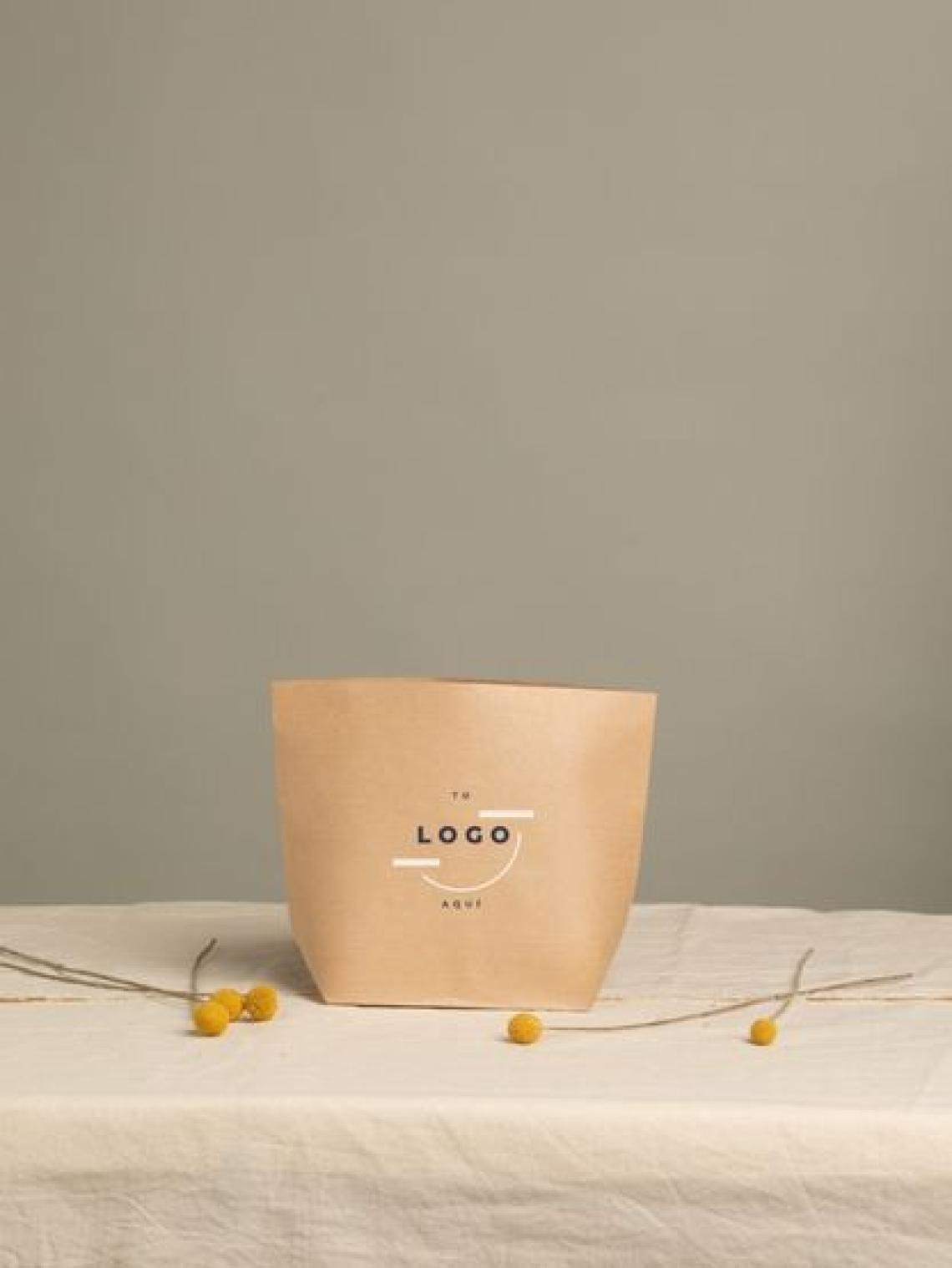 Bolsa de papel kraft hexagonal pequeña sin asas, reciclable y personalizable con logotipo, fabricada en talleres inclusivos