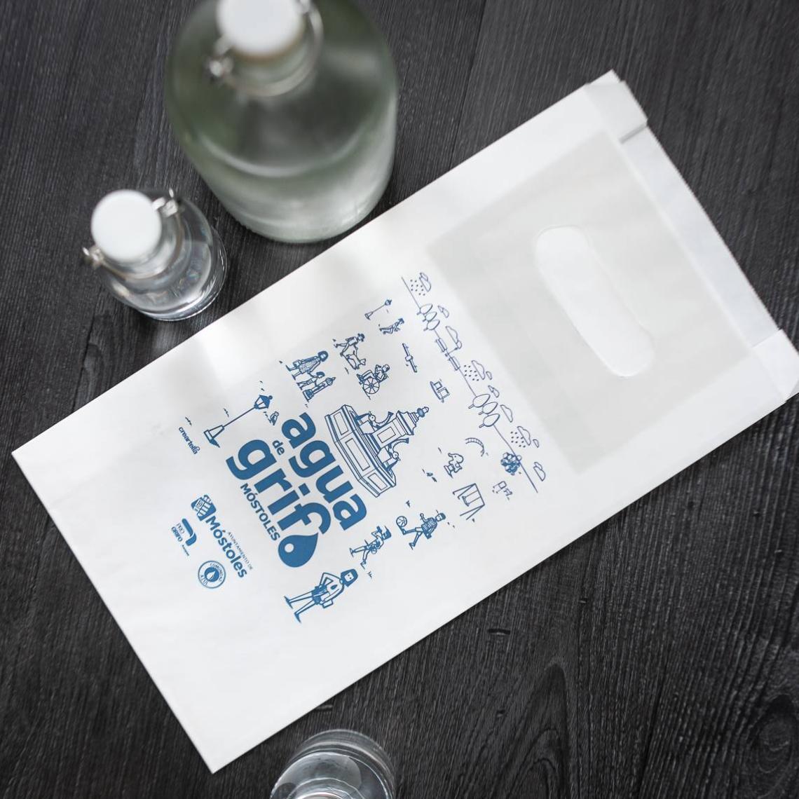 Bolsas de papel blancas con logo