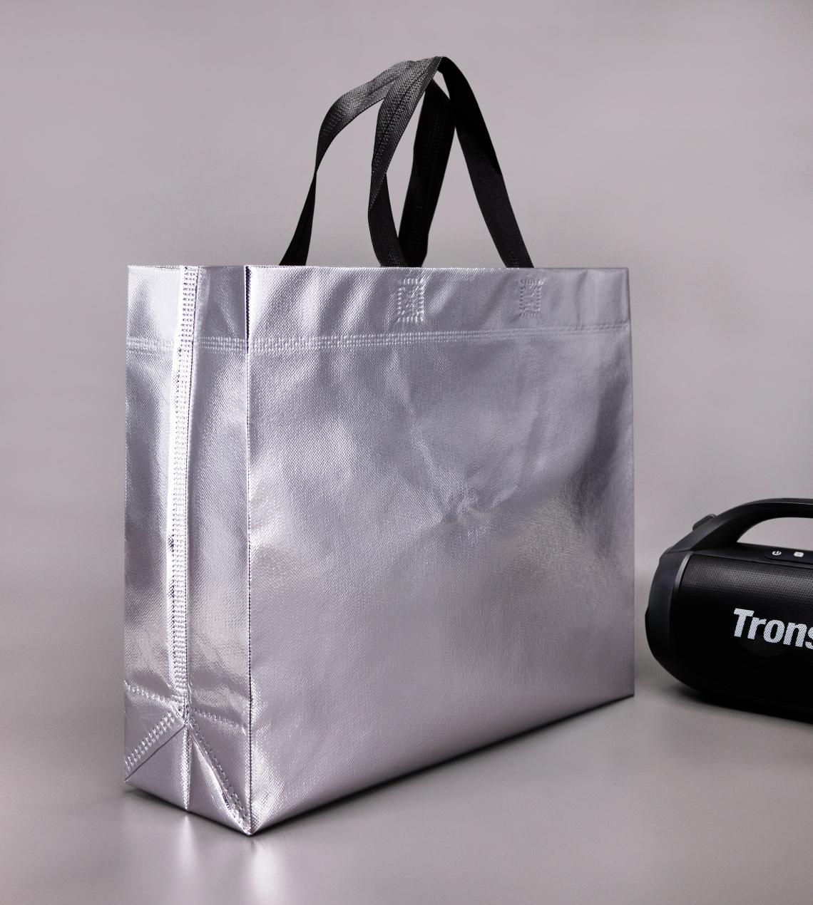 Bolsas de tela con asas cortas de color plata grandes