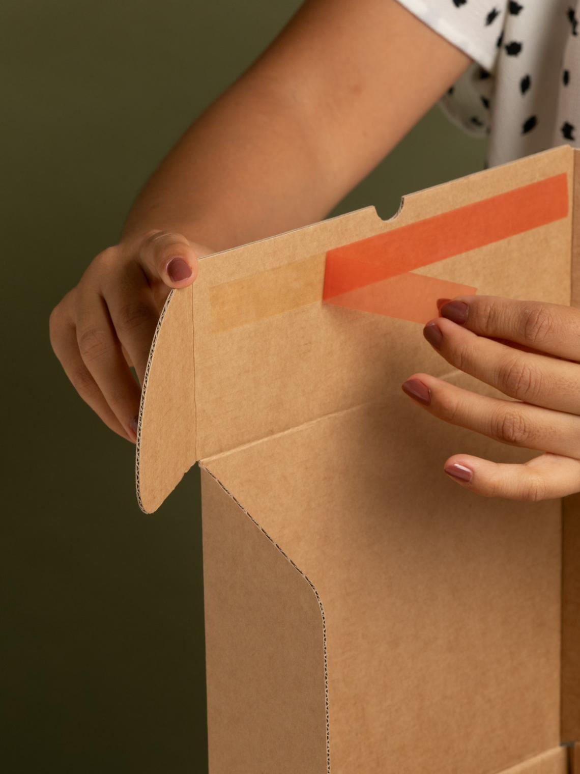 Cajas de cartón reciclado con separador para ecommerce 21x18x8 | Fabricadas por personas con discapacidad intelectual