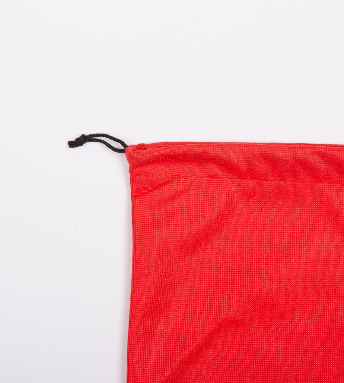 Sacos de tela reciclada rojos