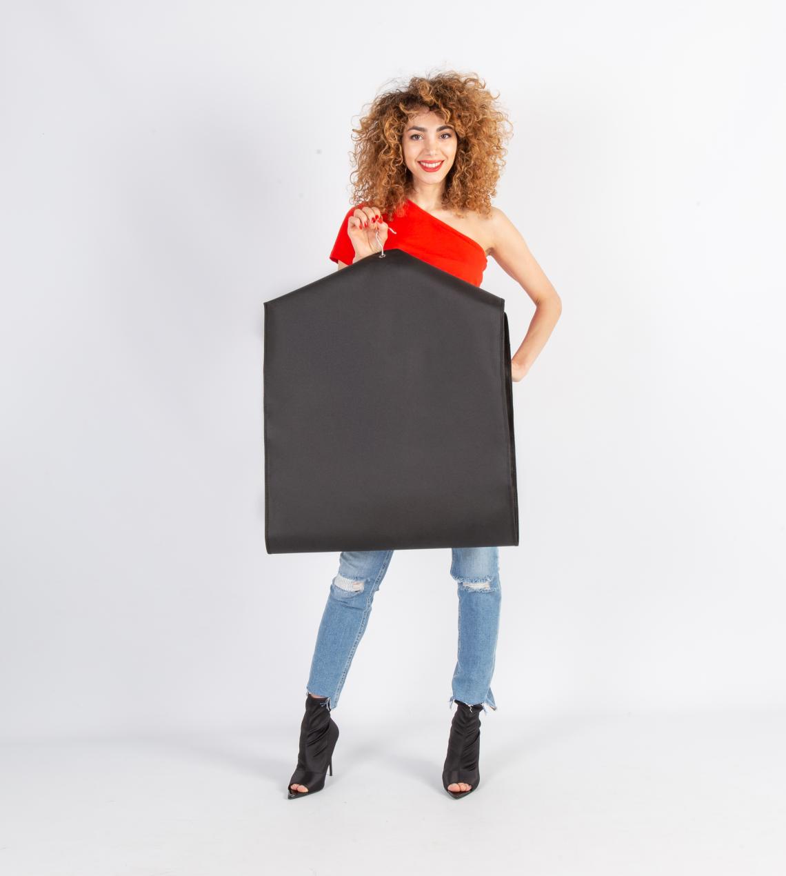 Fundas de tejido reciclado negros para vestidos largos