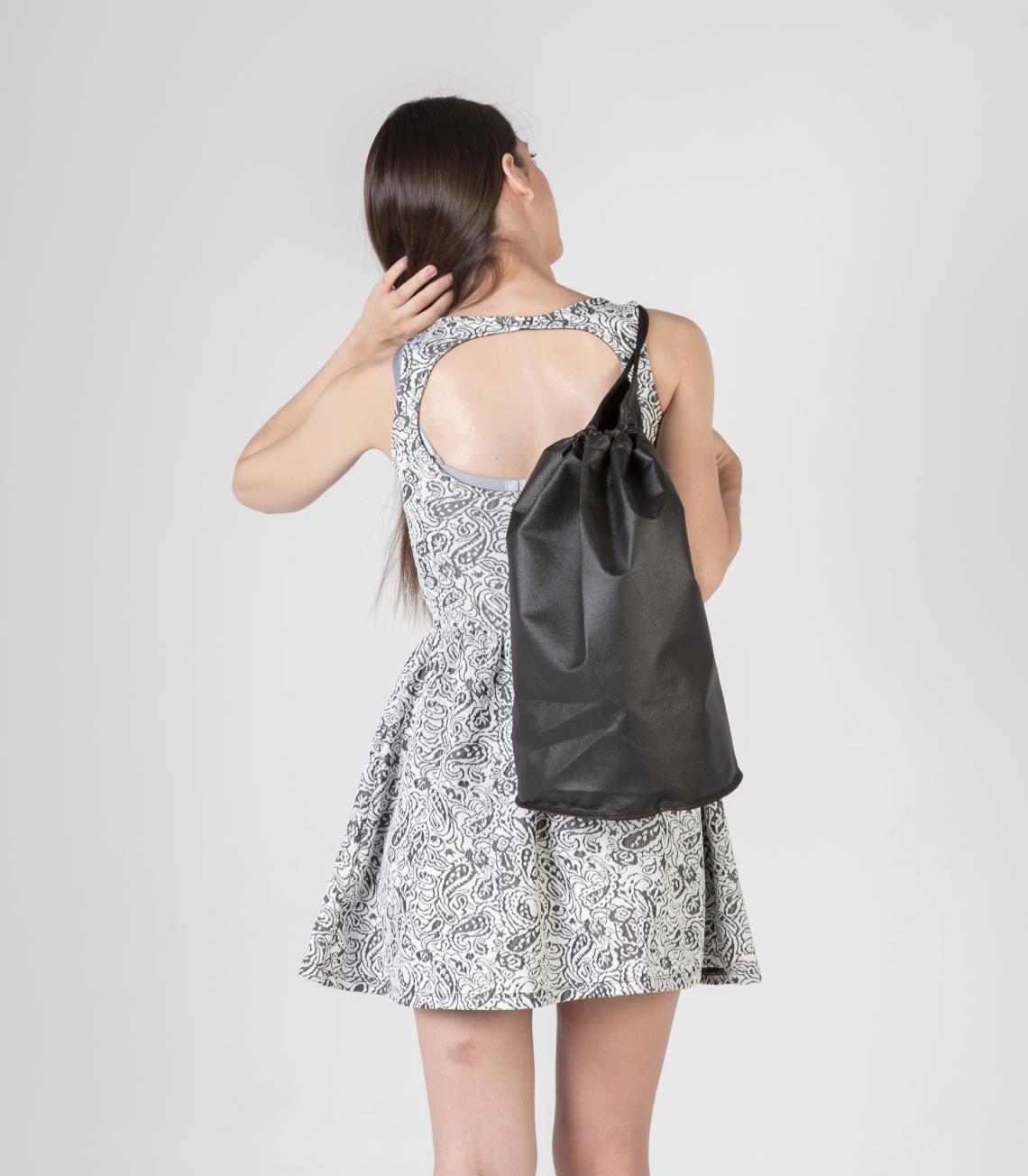 Mochila de cuerdas negra 25x45