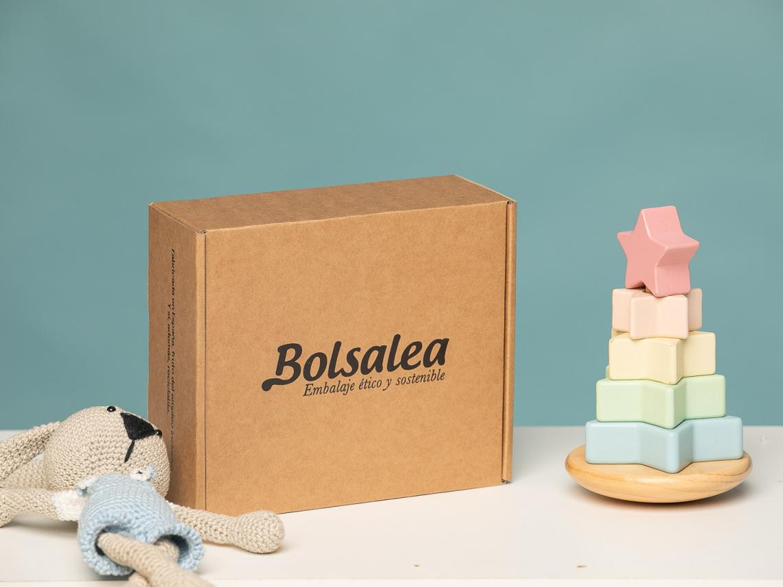 Caja automontable de cartón kraft pequeña