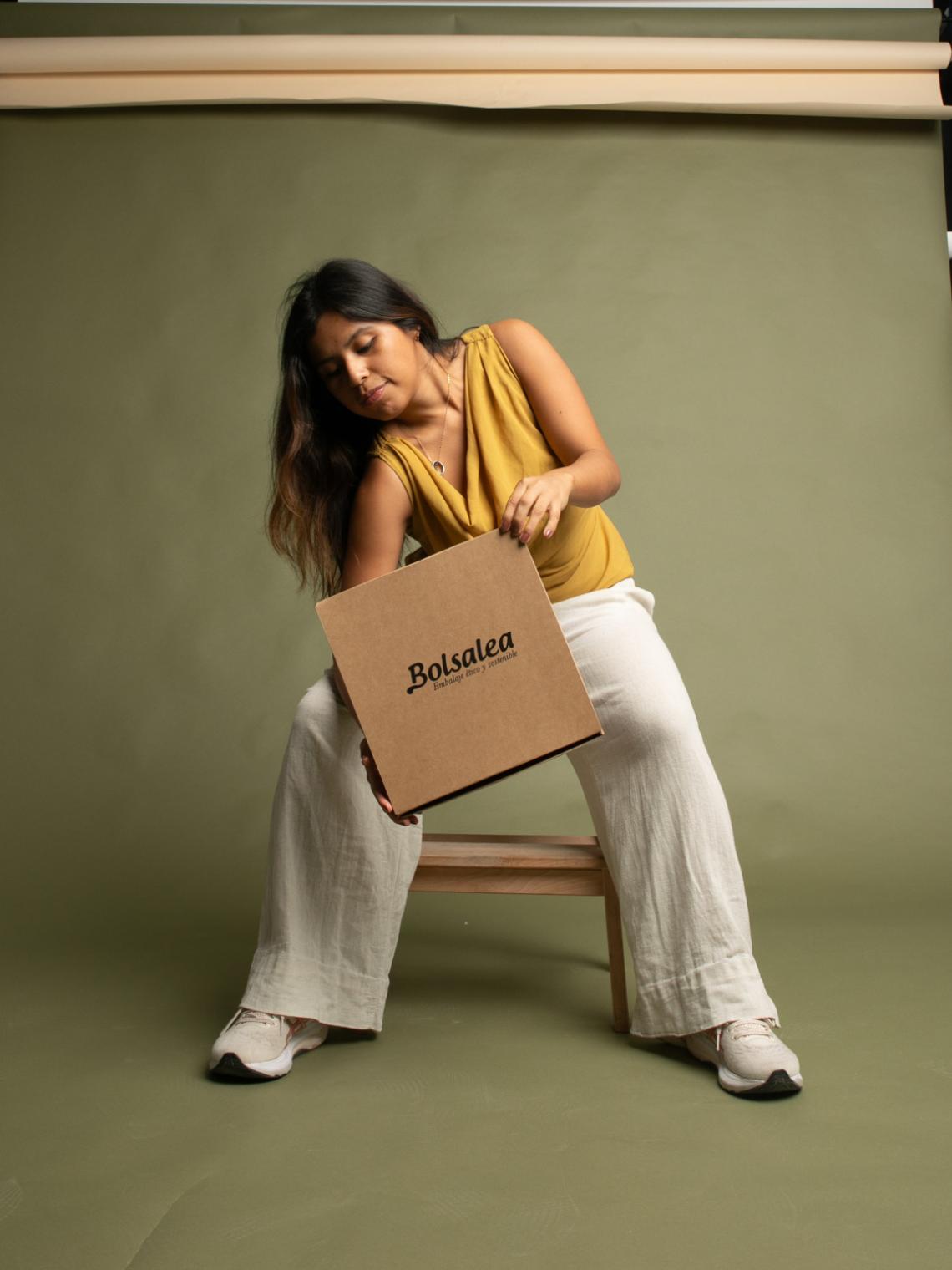 Caja automontable plana 28x29x4 cm | Fabricadas con Impacto Social Caja automontable plana 28x29x4 cm | Fabricadas con Impacto Social