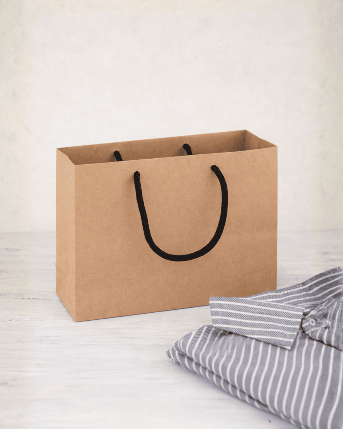 Bolsas papel con cierre de cordones negros 32x25x10