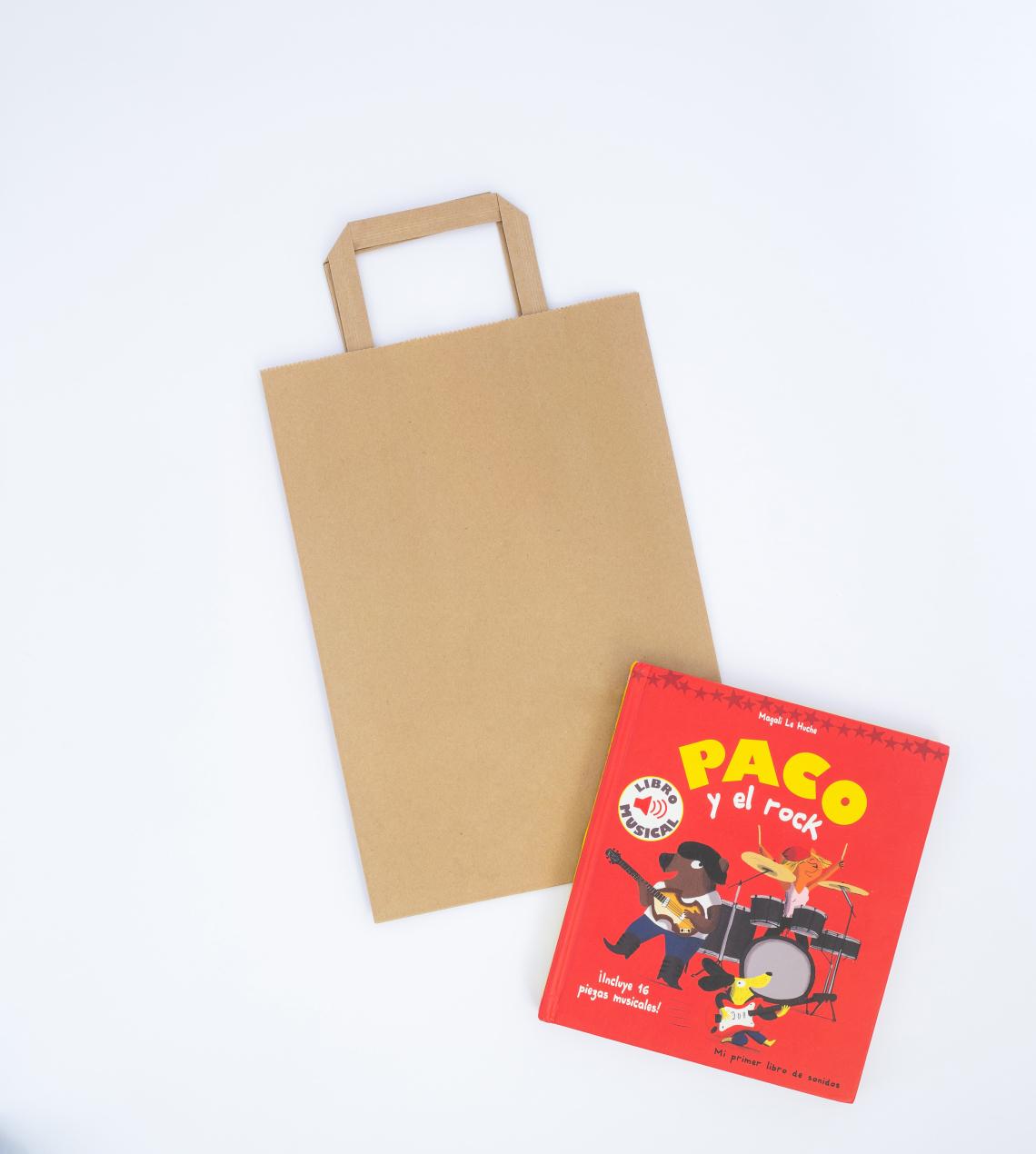Bolsas de papel de asas planas con un libro al lado