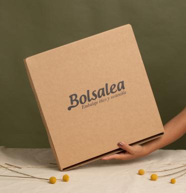 Cajas de cartón reciclado para ecommerce plana 35x36x5 | Fabricadas por personas con discapacidad intelectual