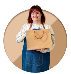 Bolsas de papel reciclado 32x25x10. Fabricadas por personas con discapacidad intelectual