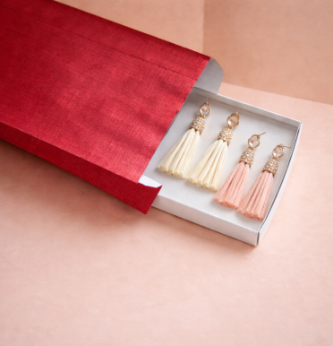 Sobres metalizados de color rojo 15x32x6