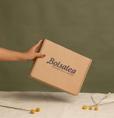 Cajas ecommerce de cartón reciclado 27x20x5| Fabricadas por personas con discapacidad intelectual